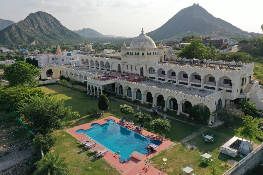 Gulaab Niwaas