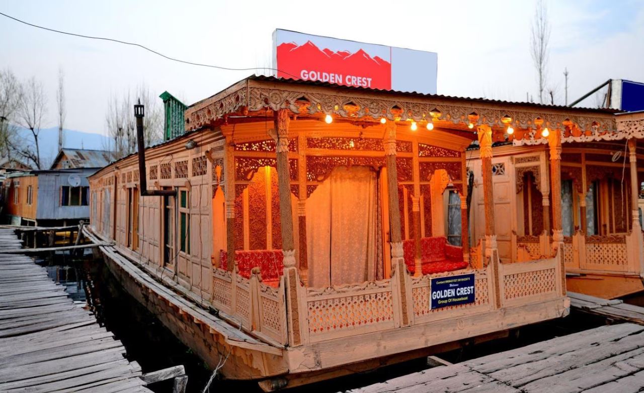 Golden Crest Group Of Houseboats