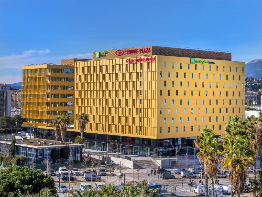 Holiday Inn Express, NICE