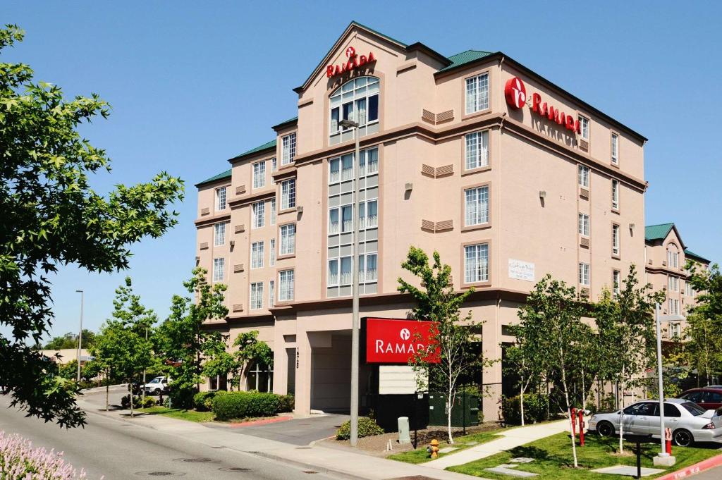 Ramada by Wyndham SeaTac